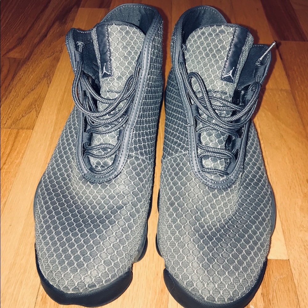 Jordan horizon size: 12